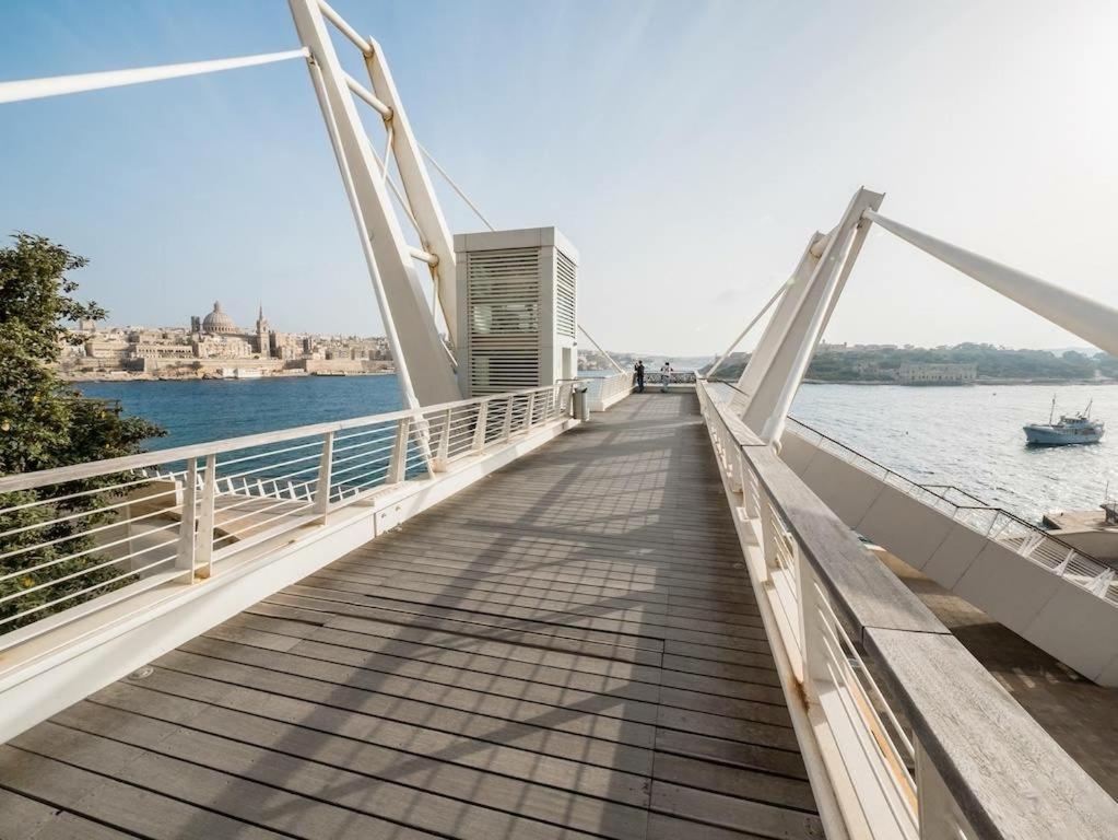 Luxury Apartment Inc Pool & Views スリーマ エクステリア 写真
